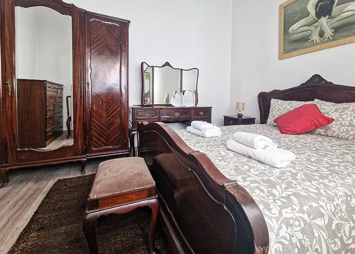 Villa Casa Bacalhau - - Jacuzzi - By Bedzy