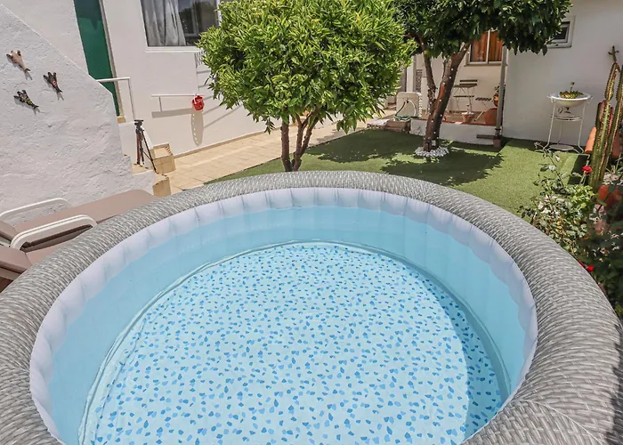 Casa Bacalhau - - Jacuzzi - By Bedzy Villa Tunes