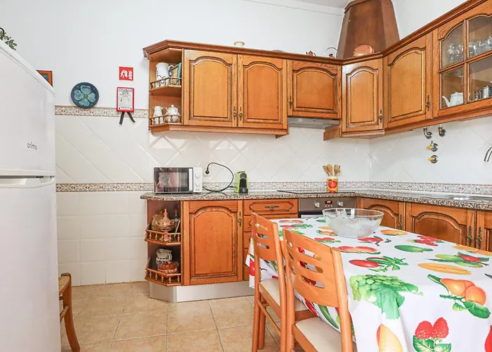 Casa Bacalhau - - Jacuzzi - By Bedzy *