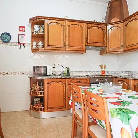 Casa Bacalhau - - Jacuzzi - By Bedzy *