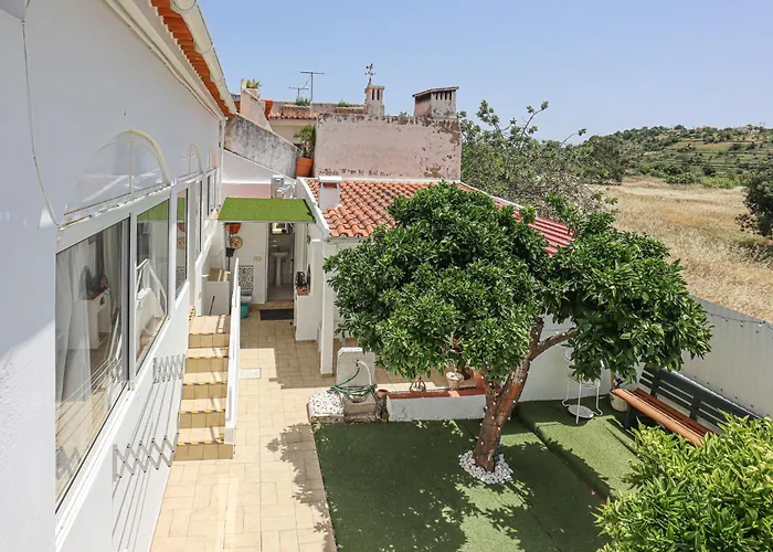 Casa Bacalhau - - Jacuzzi - By Bedzy Tunes